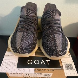 Yeezy 350 Carbon